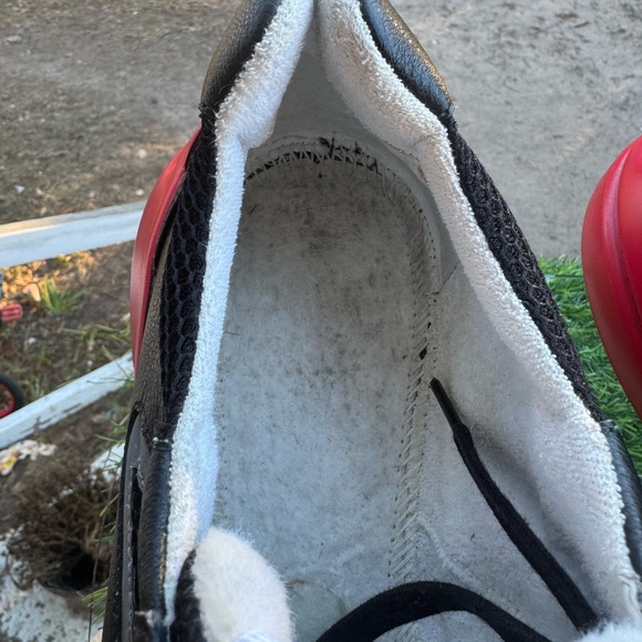 I don't wear them anymore missing insoles and minor scuffs Elevate - Picture 8 of 12